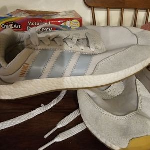 Vintage Adidas sneakers